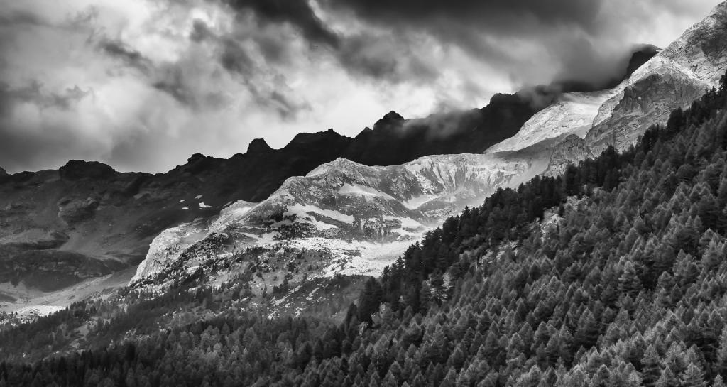 Light in the Valley by Uschi Schell