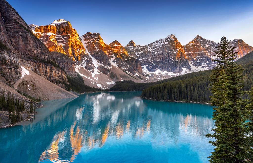 Moraine Lake by Valerie Earl