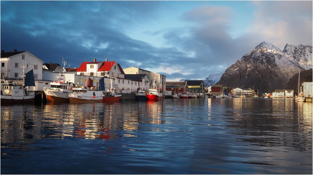 Henningsvaer Harbour by Greg Earl