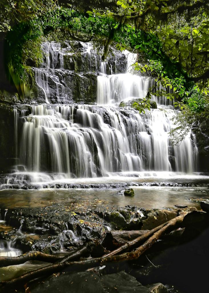 Punakaunui Falls NZ by Helen Ansems