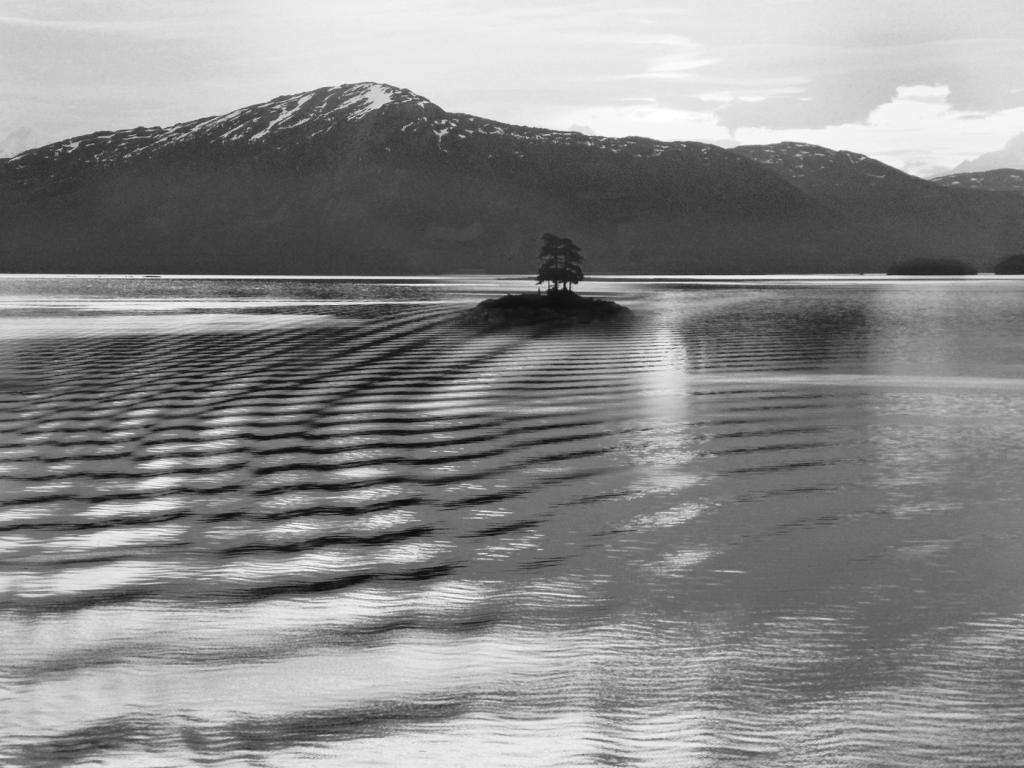 Ripples by Gil Urquhart