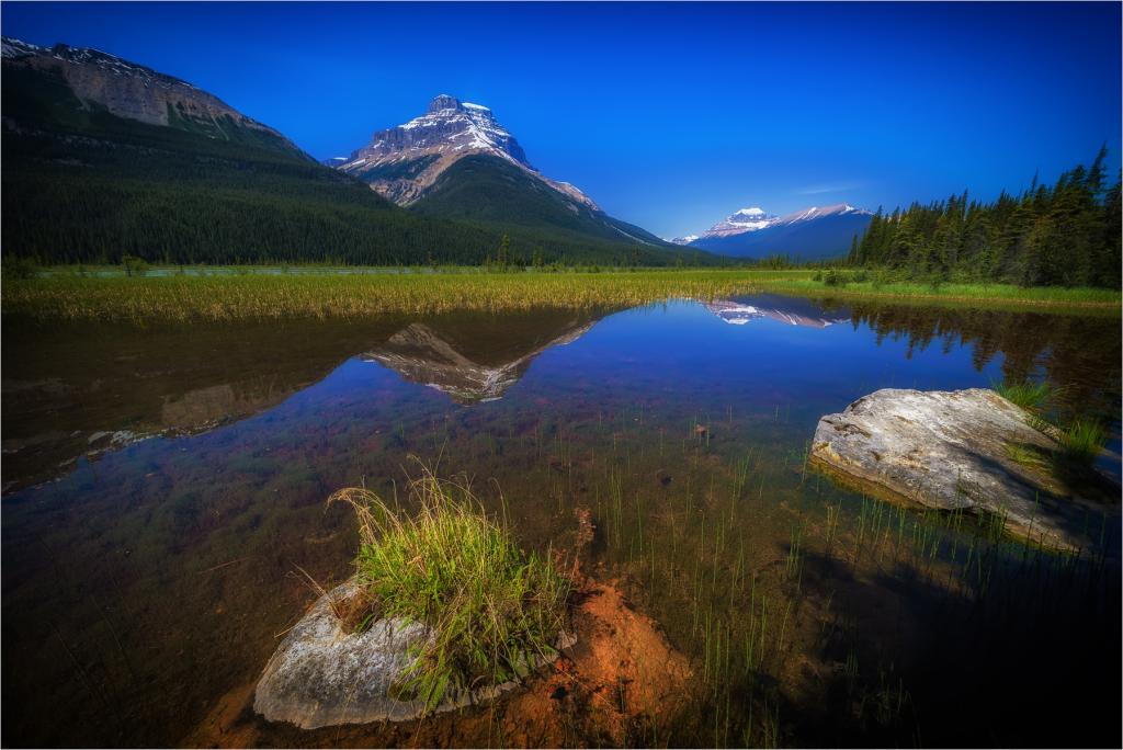 Lagoon - Alberta by Greg Earl