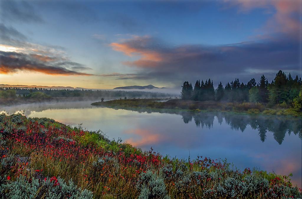 Snake River Sunrise by Valerie Earl