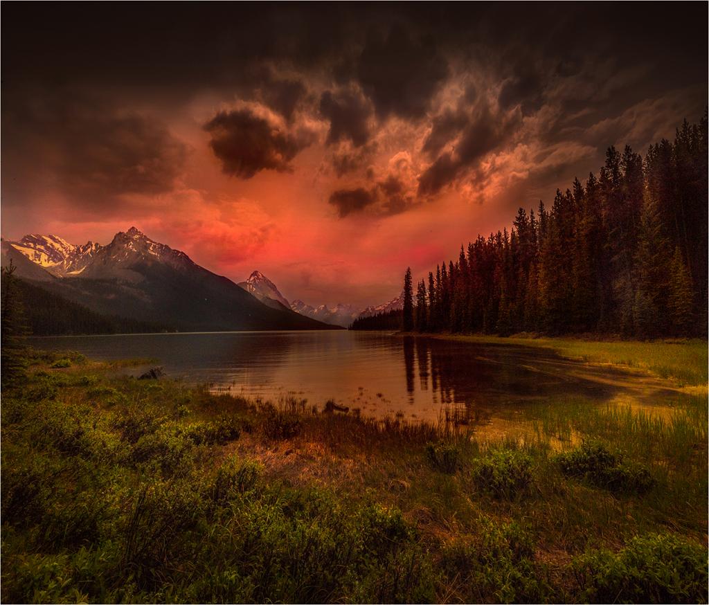 Maligne Lake by Greg Earl